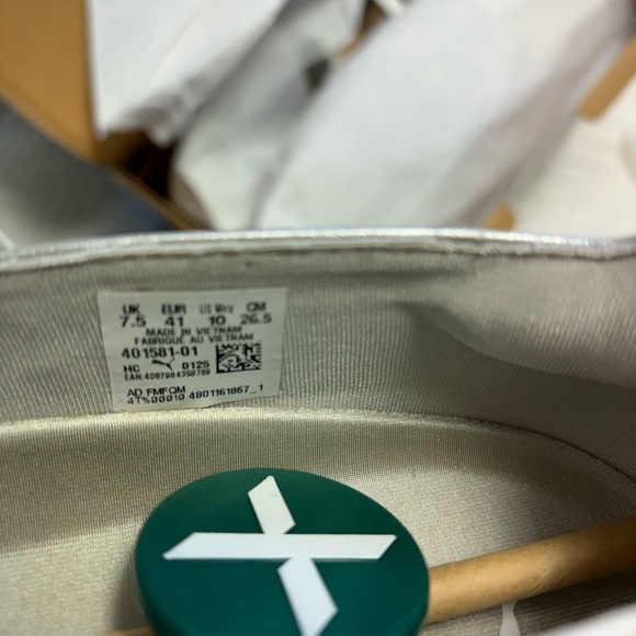 Puma Women's Metallic Silver Flats - Picture 2 of 5